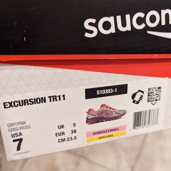 Saucony Trail Running Sneakers 7 wide - Picture 5 of 5